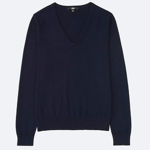 Uniqlo 100% Cashmere V-neck Sweater in Navy